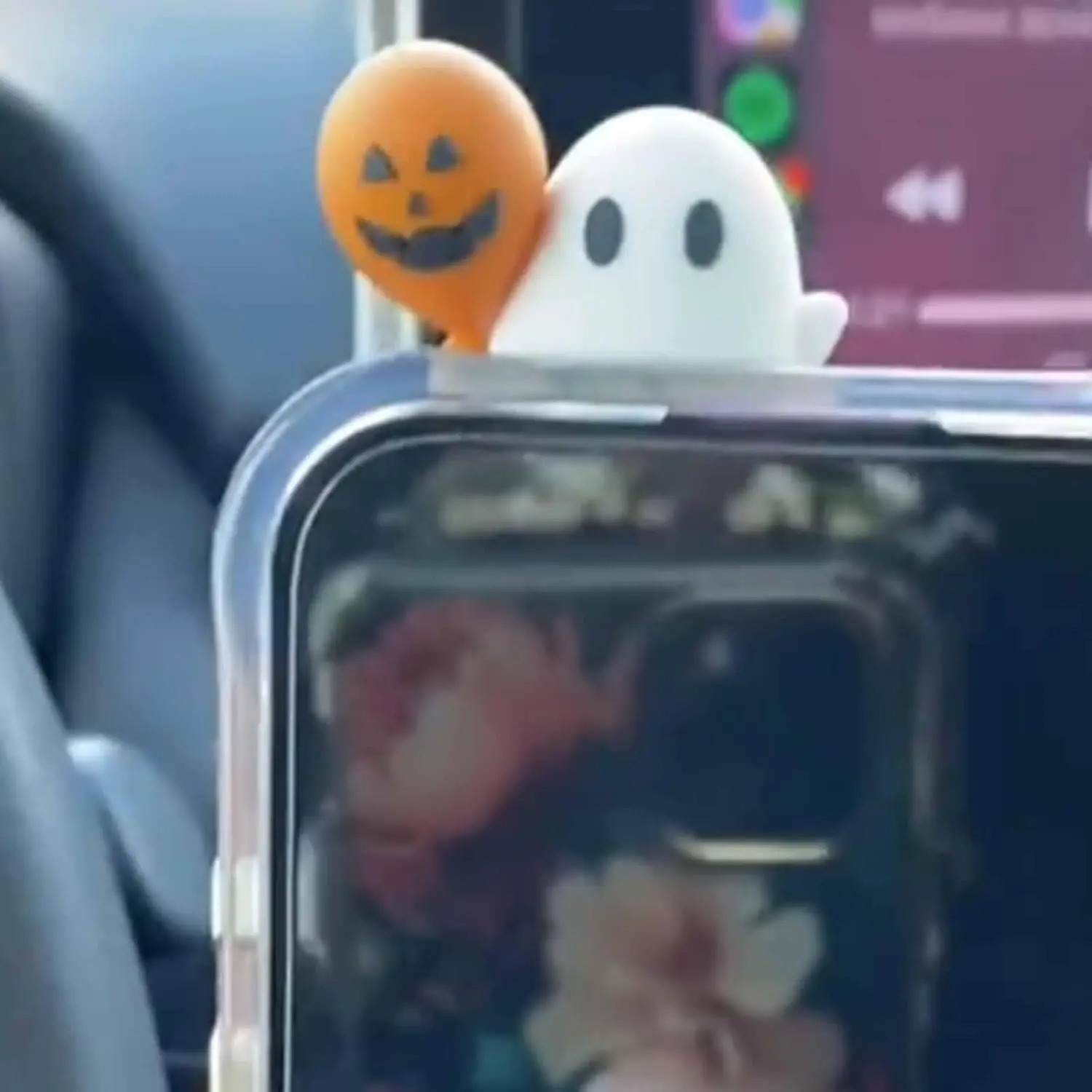 Ghostees Mystery Phone Buddy C - огляд і ціна Phone Accessories Doll