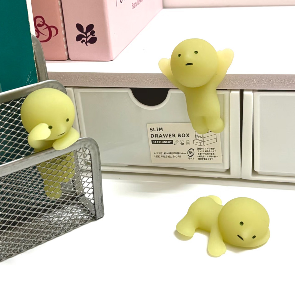 Glow Decorative Mini Figures B - огляд і ціна Phone Accessories Doll