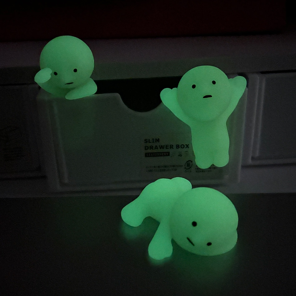 Glow Decorative Mini Figures B - огляд і ціна Phone Accessories Doll